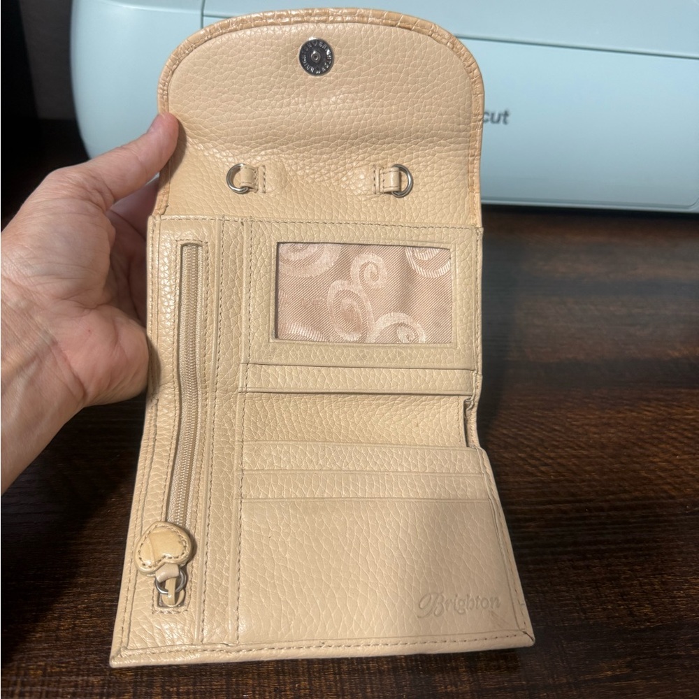 Brighton Wallet/Crossbody - Picture 6 of 15